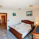 Gostinjska kuća Laura Medulin