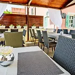Gostinjska kuća Laura 3*