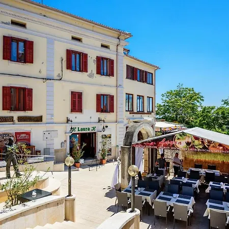 Laura 게스트하우스 메덜린