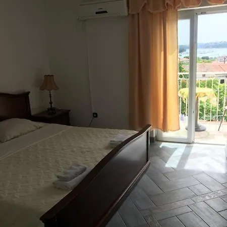 Laura Guest house 3*