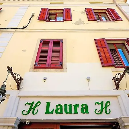 Laura Vendégház 3*