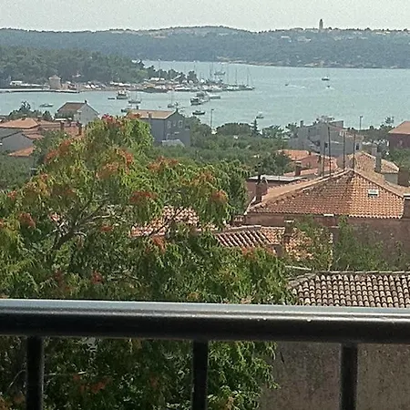 Guest house Laura 3*