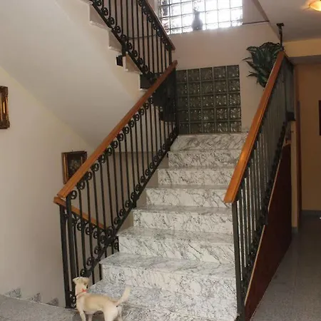 劳拉客房酒店 招待所