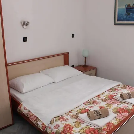 劳拉客房酒店 梅杜林