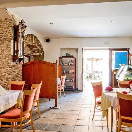 Guest house Laura 3*