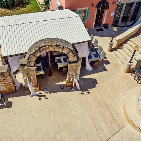 Laura Guest house