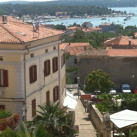 Guest house Laura 3*