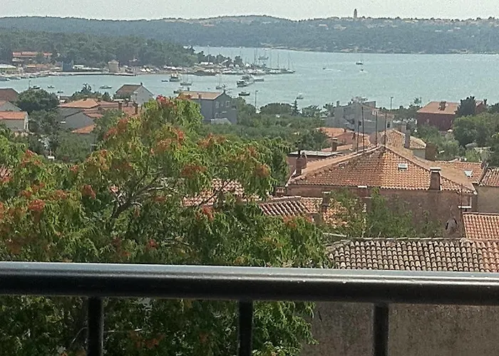 게스트하우스 Laura 3*