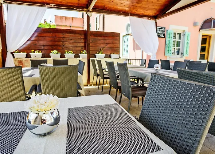 게스트하우스 Laura 3*